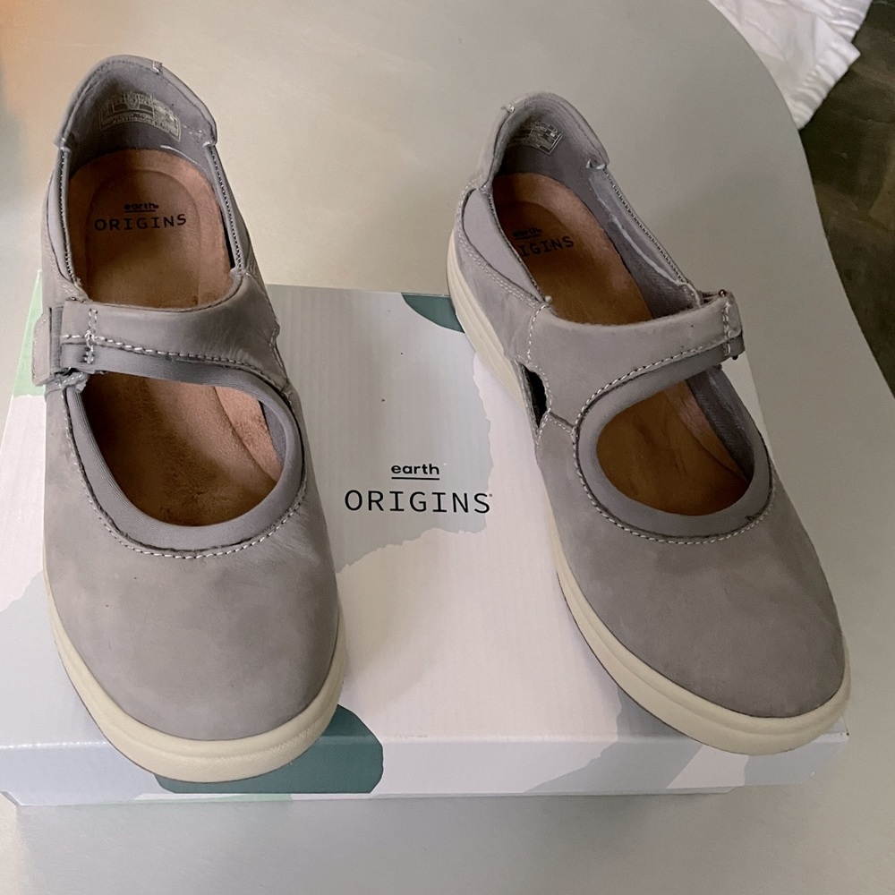 Earth Origins Gray Nubuck suede Maryjanes 7.5 W